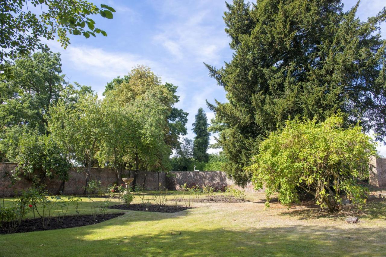 Upper Helmsley Hall 요크 외부 사진